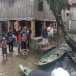 Salurkan Bantuan Bupati Camat Gelumbang Turun Dilokasi Dampak Banjir Didesa Kartamulia