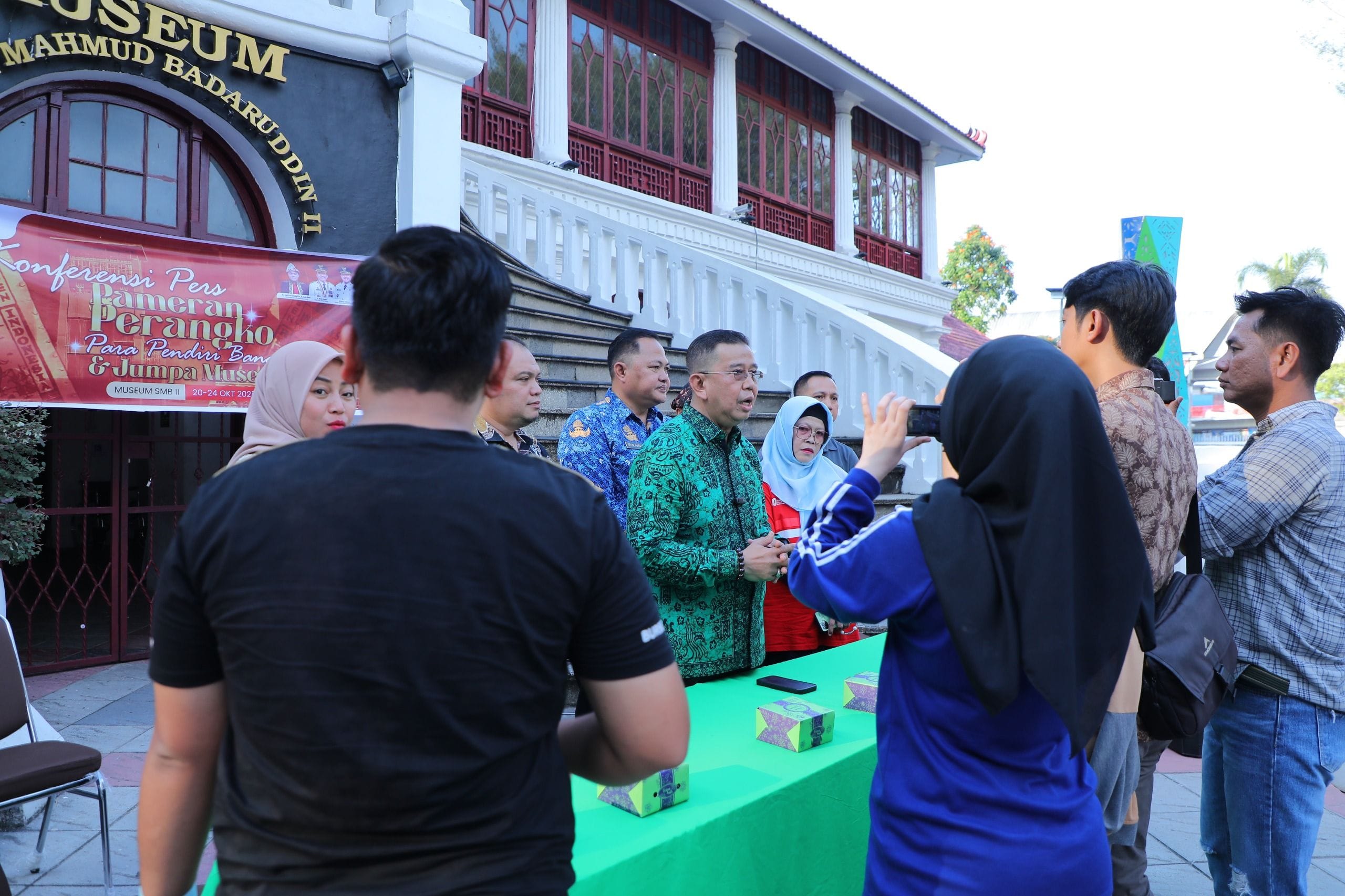 Konferensi_Pers_6b7d426cea