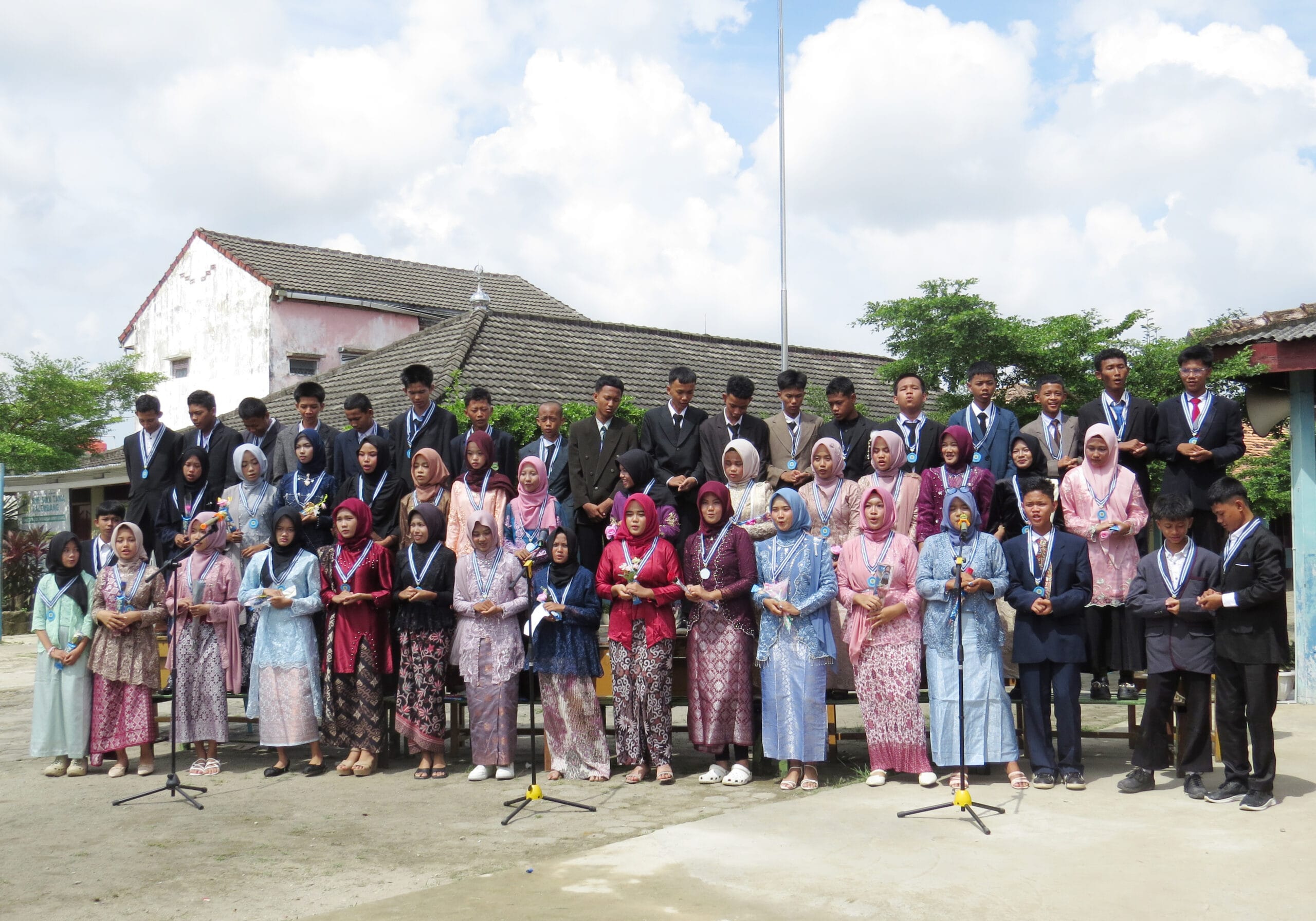 Persembahan dari Kelas IX.JPG